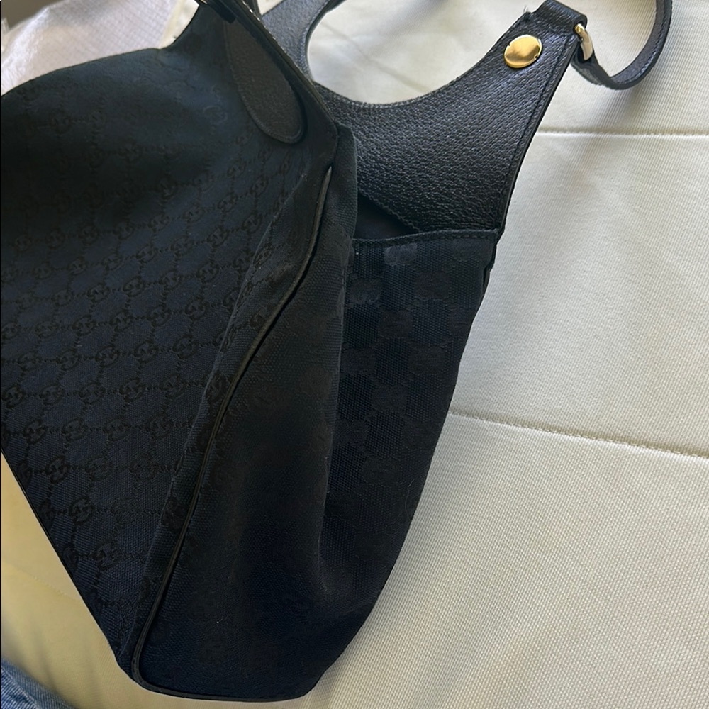 ✨Gucci Authentic Hobo Bag✨ - Picture 9 of 17